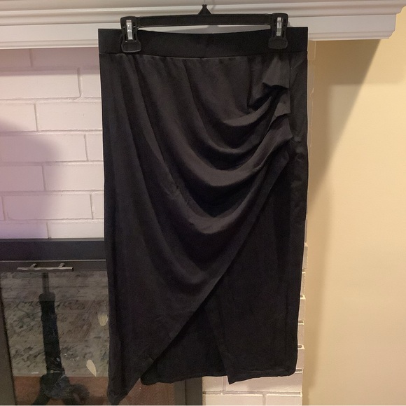Halara Side Cinched Front Split Hem Black Women's Skirt Size Large - Picture 2 of 7